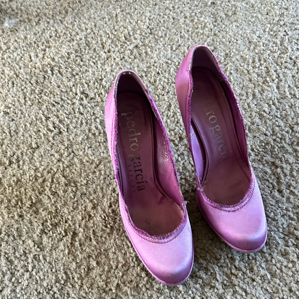 Pedro Garcia violet-pink satin pumps size  7
